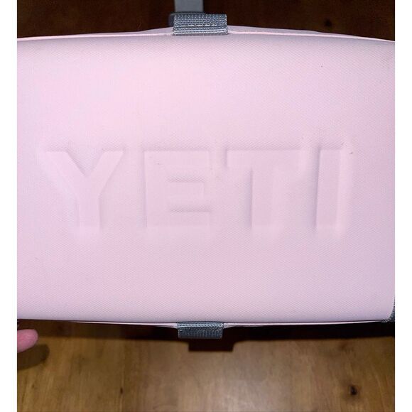 YETI DayTrip Lunch Bag Pink and Gray Coldcell Flex Insulation - Picture 5 of 5